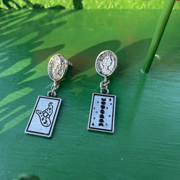 🕸️🪽 Silver Tarot Earrings 🪽🕸️ - Picture 2 of 4